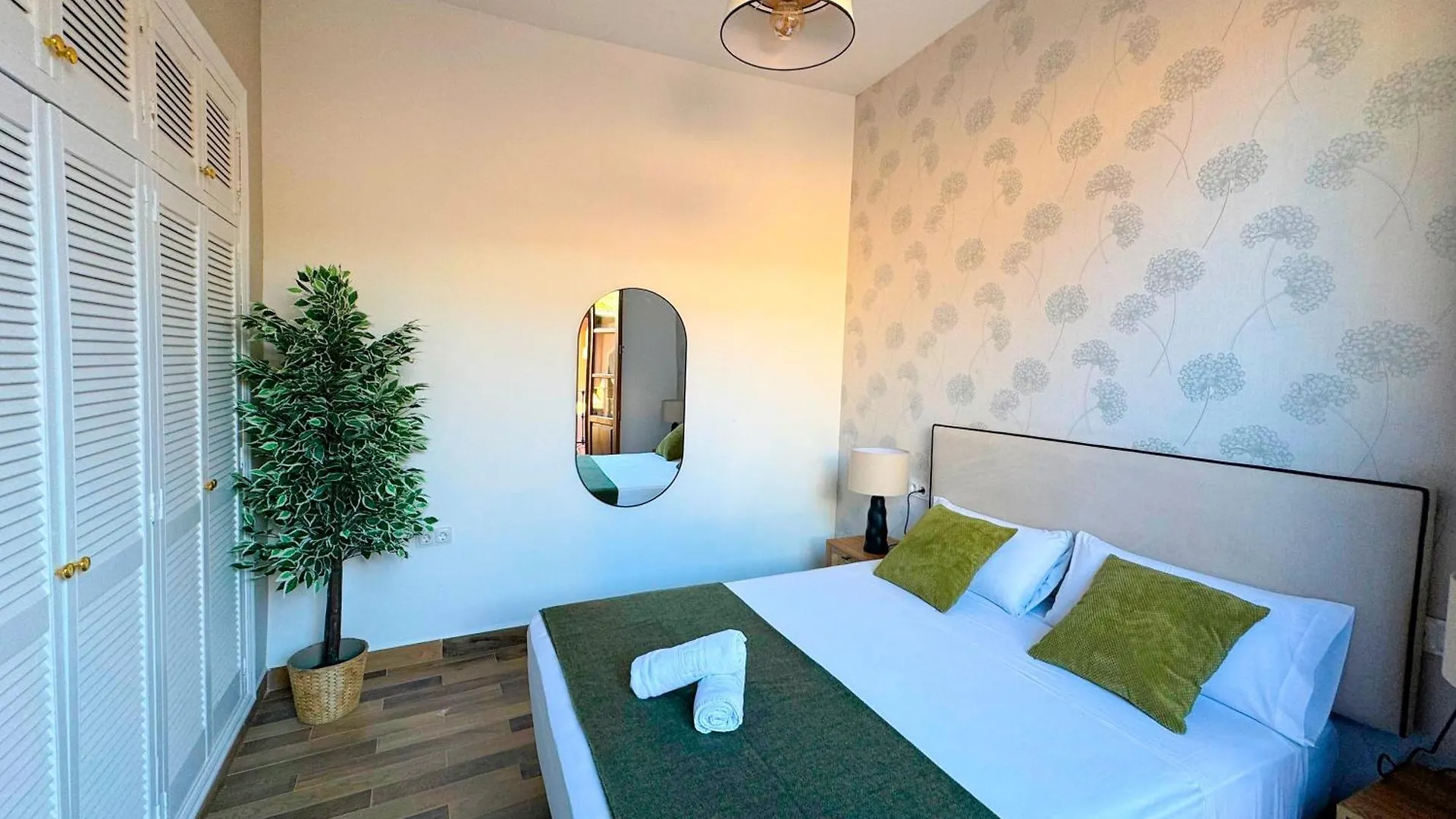 Apartamentos Plaza San Agustin 3000 Granada Apartment