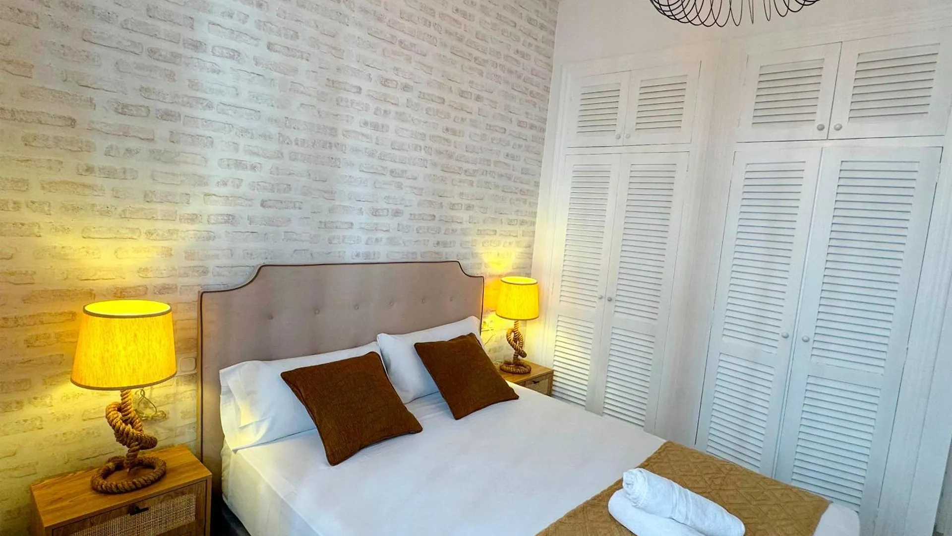 Apartamentos Plaza San Agustin 3000 Granada Spain